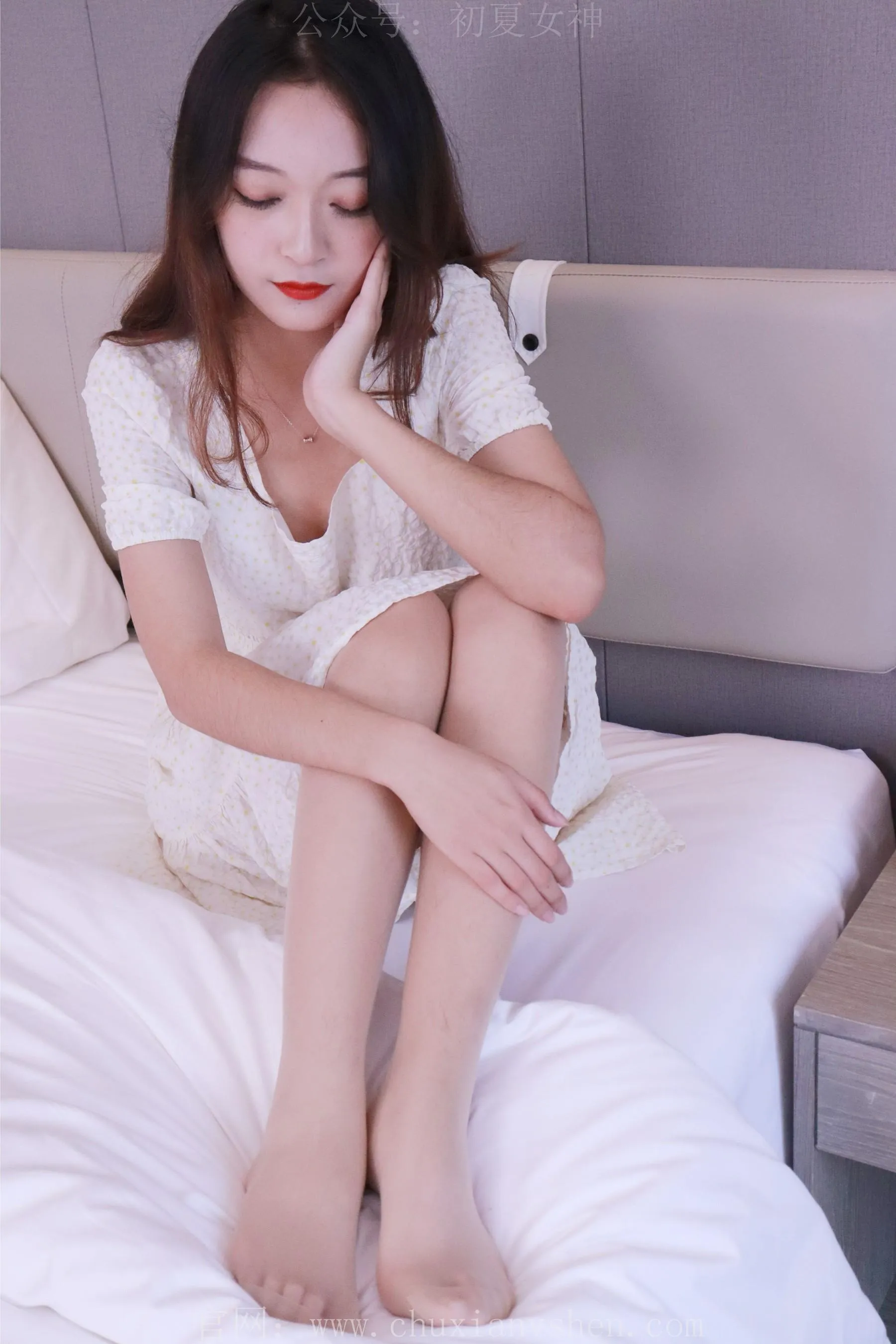 初夏女神 NO.015 依依白色M码秋季连衣裙搭高跟鞋 [137P]插图2